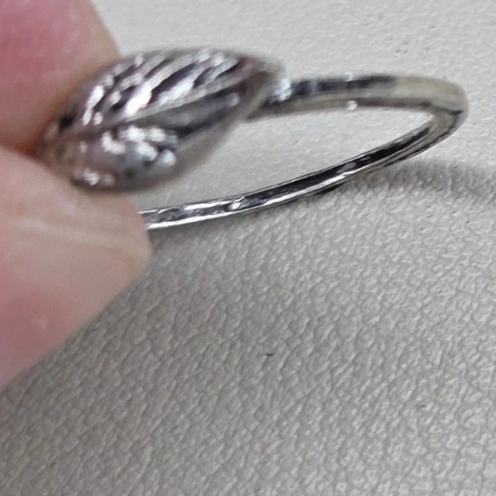 Silver‎ Tone Leaf Motif Stackable Minimalist Band Ring Size 7.5